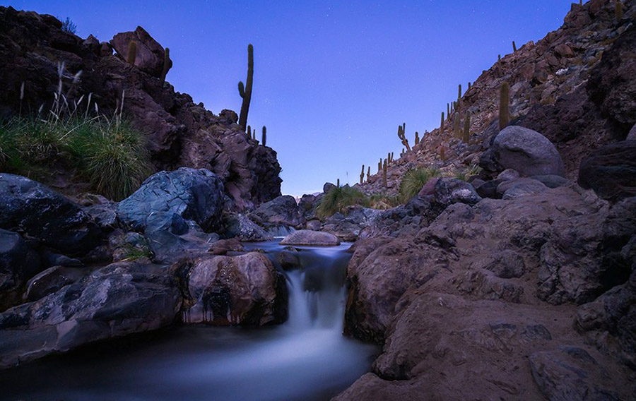 río de noche